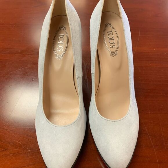Tod’s Light Gray Wooden Heel Pumps 6-1/2 NWOT Old Money - Picture 2 of 6